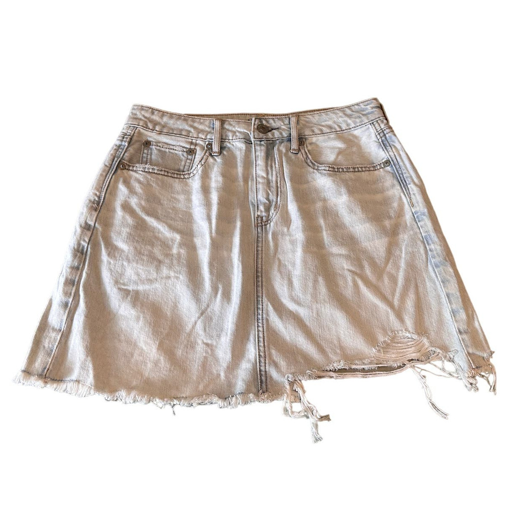 American Eagle light-washed distressed jean skirt size 4